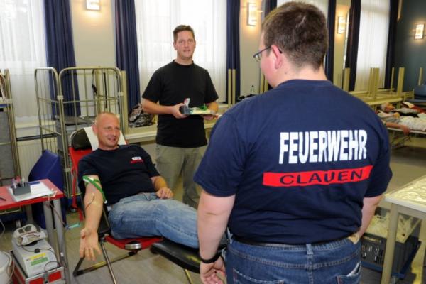 120711_blutspende_feuerwehr-soeh1