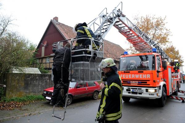 141119_schornsteinbrand_roetzum-soeh1