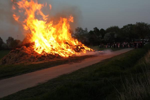 osterfeuer2a