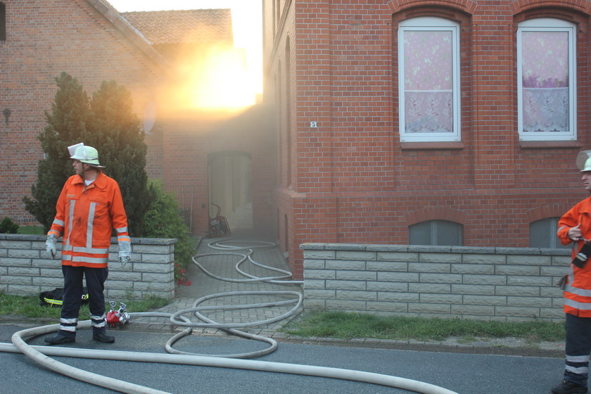 2012_07_25_kellerbrand_stedum_haupt1