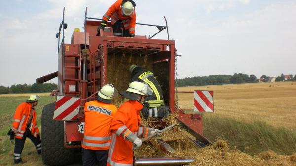 2012_08_20_brand_strohpresse_clauen_haupt2
